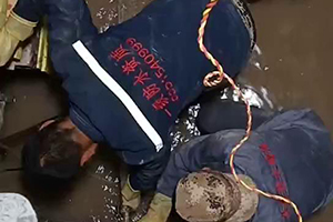 淄博电梯井堵漏施工视频